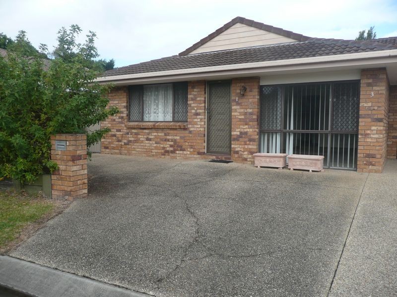 1/3 Flora Close, Burleigh Waters QLD 4220