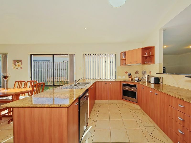 22 Prospect Court, Robina QLD 4226