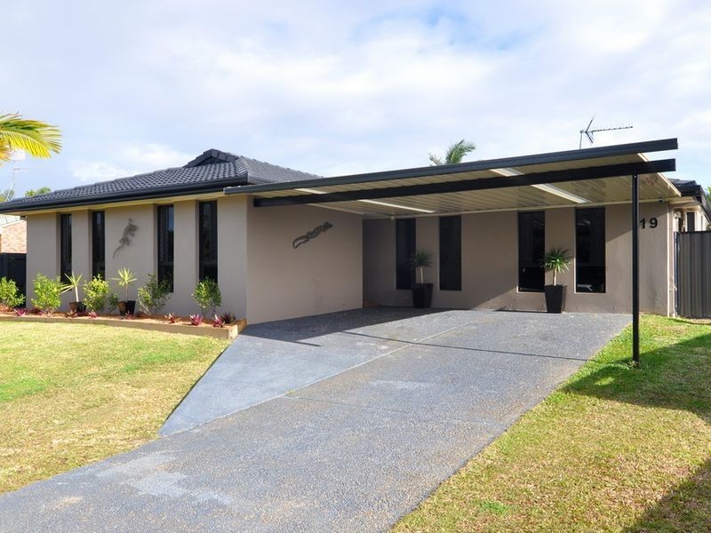 19 Dunlin Drive, Burleigh Waters QLD 4220
