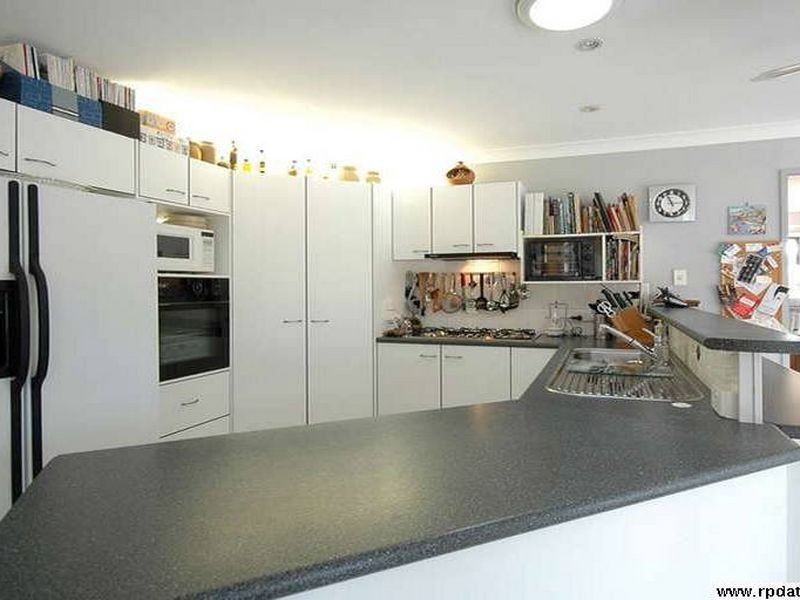 2 Sirec Way, Burleigh Heads QLD 4220