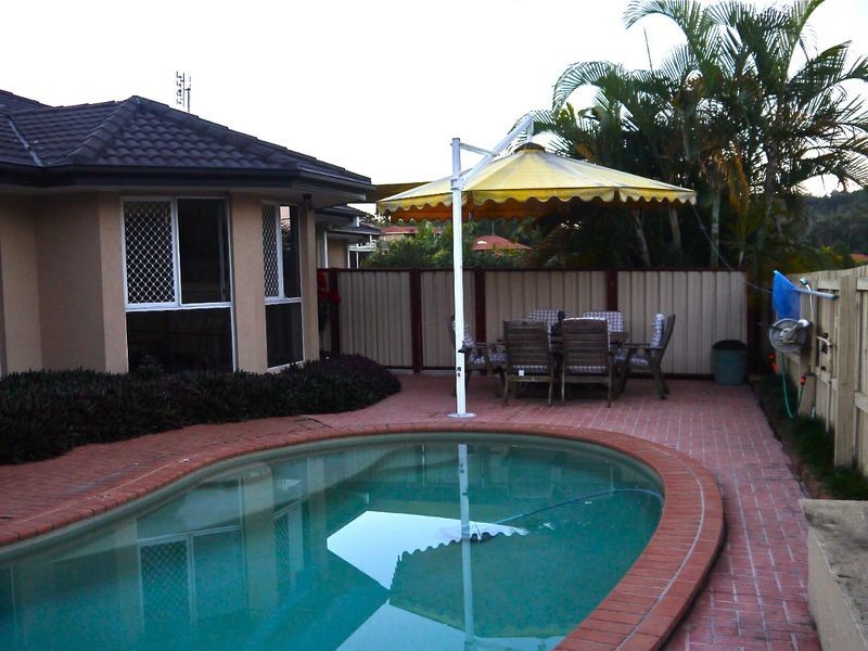 2 Sirec Way, Burleigh Heads QLD 4220