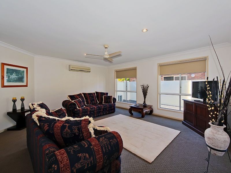4 Rice Place, Varsity Lakes QLD 4227
