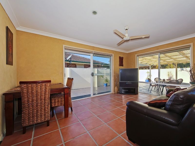 4 Rice Place, Varsity Lakes QLD 4227
