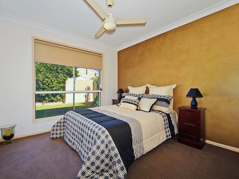 4 Rice Place, Varsity Lakes QLD 4227