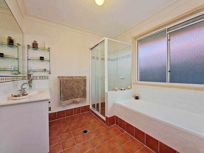 4 Rice Place, Varsity Lakes QLD 4227