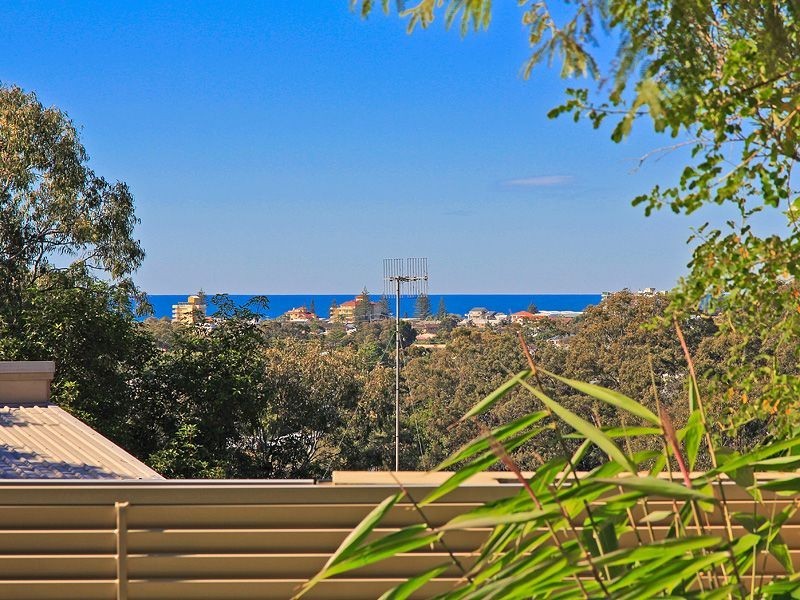 8 Reserve Street, Burleigh Heads QLD 4220