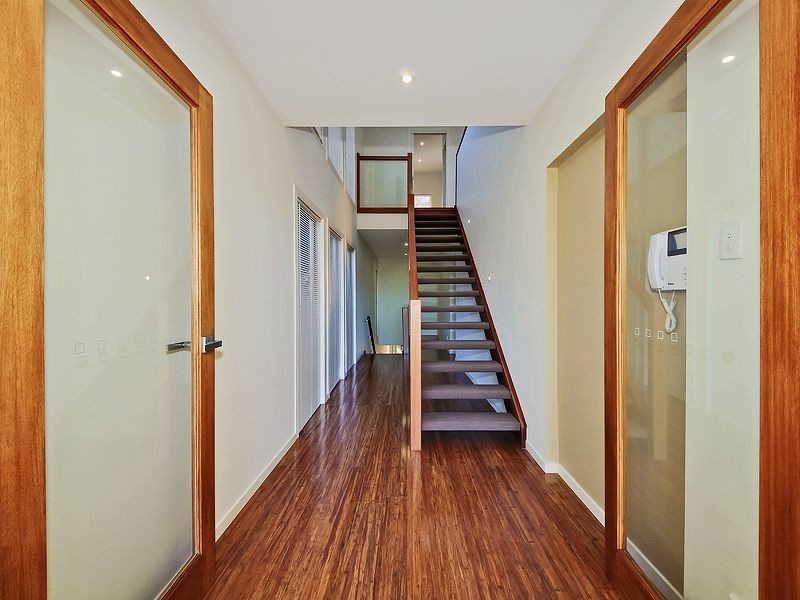 8 Reserve Street, Burleigh Heads QLD 4220