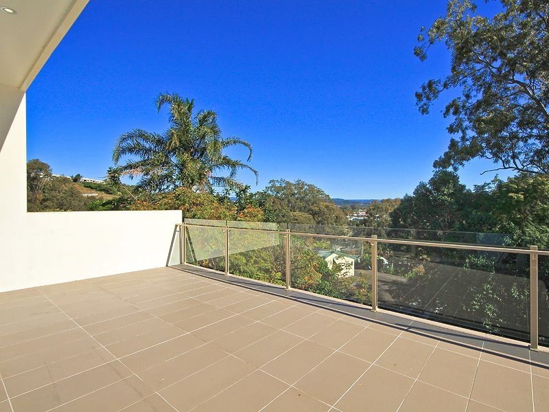 8 Reserve Street, Burleigh Heads QLD 4220
