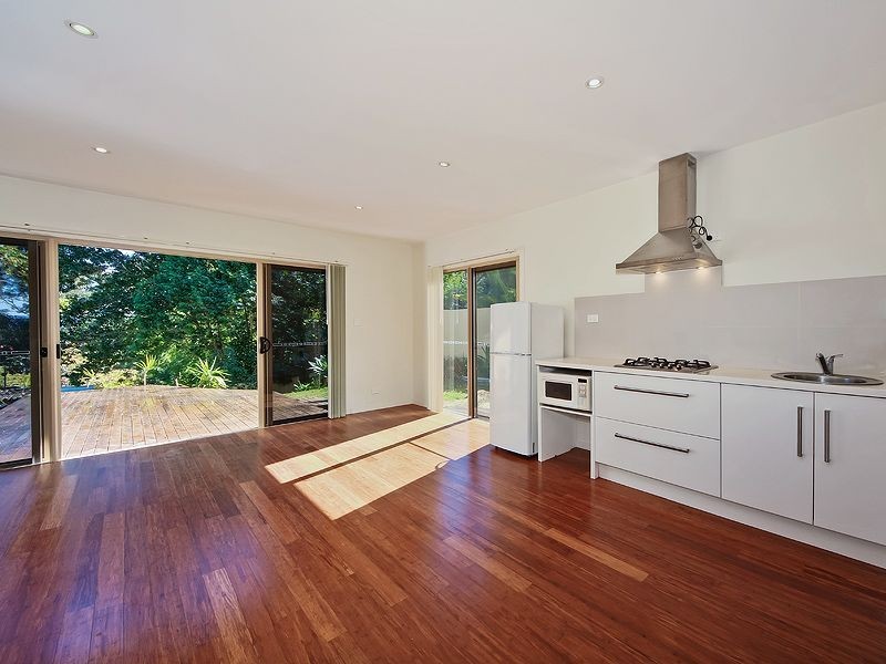 8 Reserve Street, Burleigh Heads QLD 4220