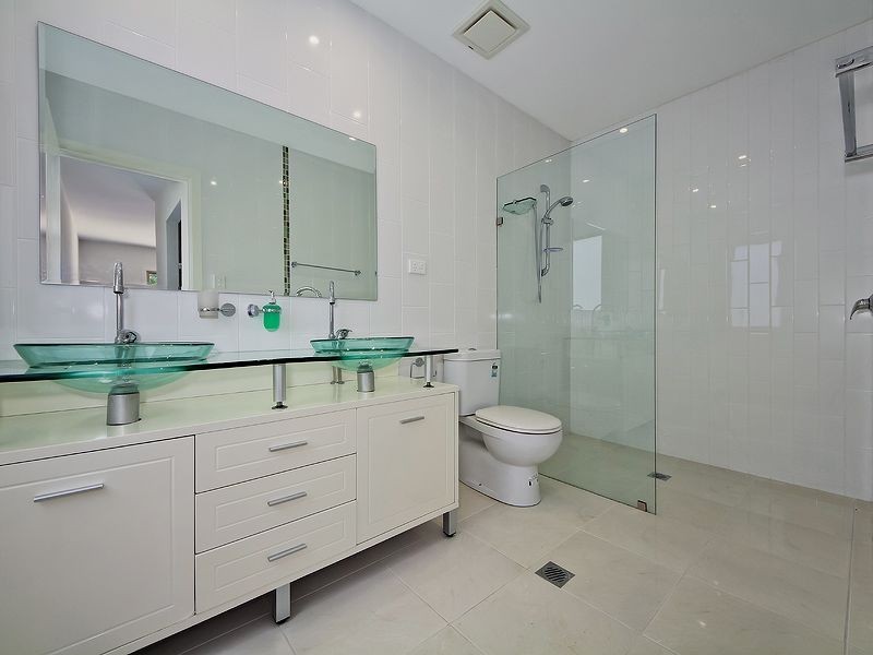 8 Reserve Street, Burleigh Heads QLD 4220