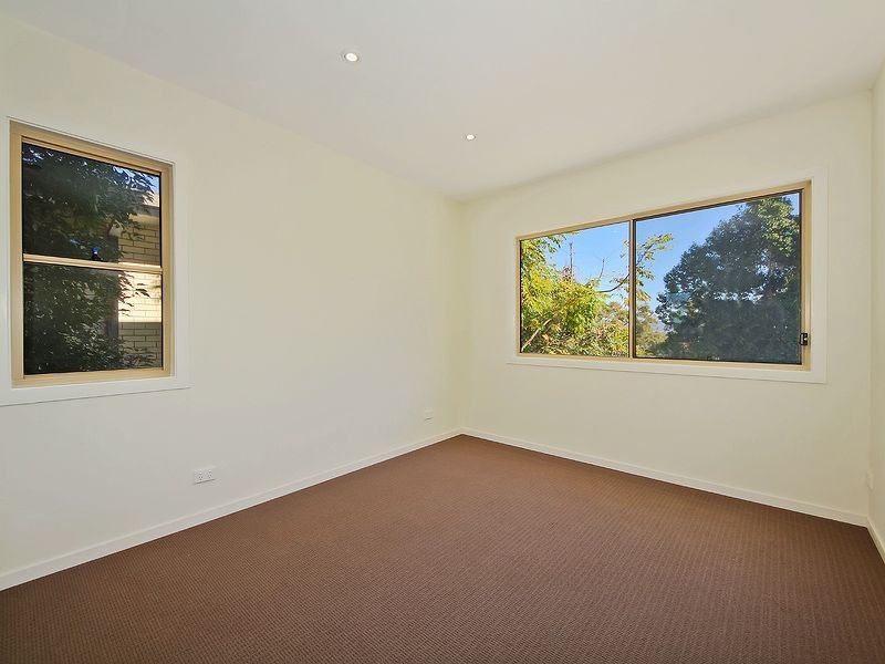 8 Reserve Street, Burleigh Heads QLD 4220