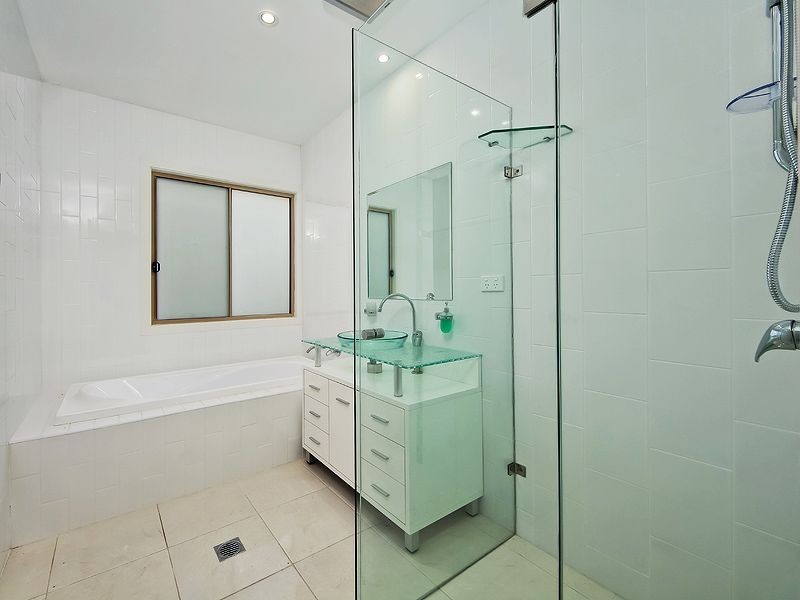 8 Reserve Street, Burleigh Heads QLD 4220