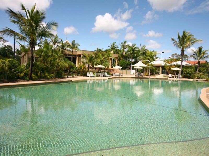 Middleton Santa Cruz Boulevarde, Clear Island Waters QLD 4226