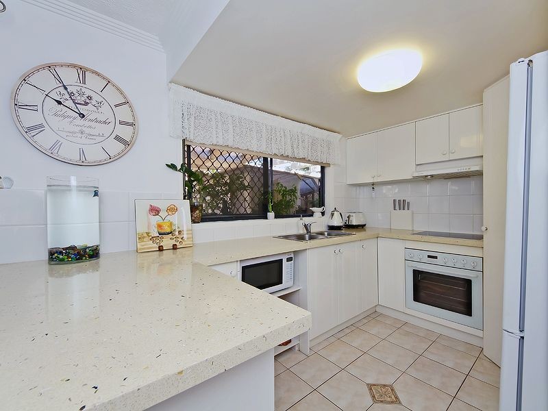 5/6-8 Warbler Pde, Varsity Lakes QLD 4227