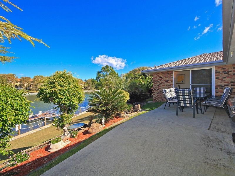 34 Altissimo Close, Varsity Lakes QLD 4227