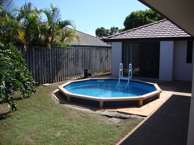 42 Seville Circuit, Burleigh Waters QLD 4220