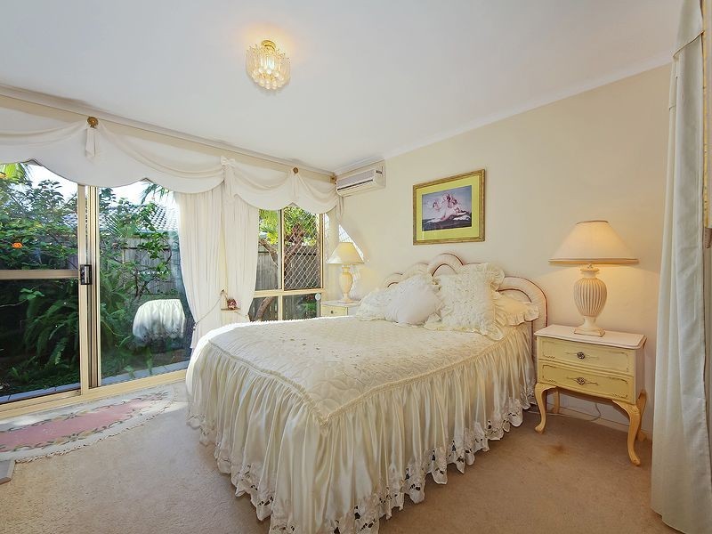 6 Yodelay Street, Varsity Lakes QLD 4227