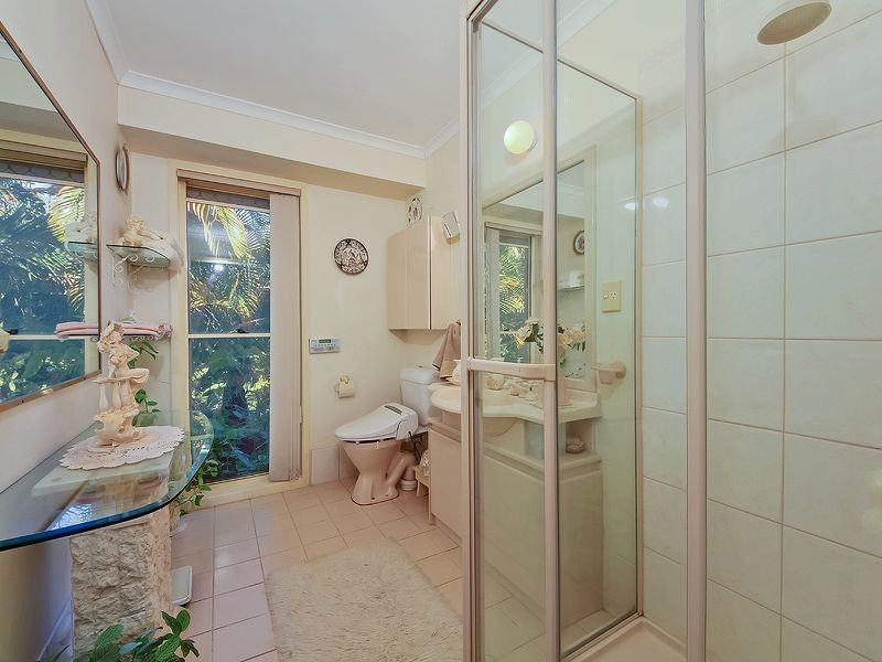 6 Yodelay Street, Varsity Lakes QLD 4227