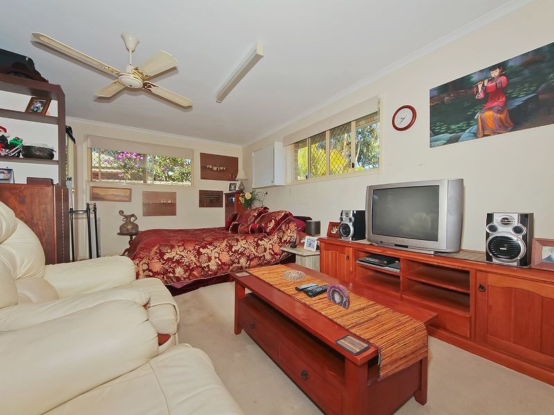6 Yodelay Street, Varsity Lakes QLD 4227