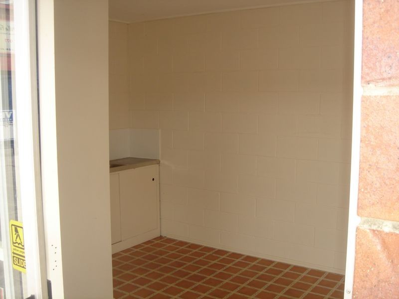 2/5 Hutchinson Street, Burleigh Heads QLD 4220