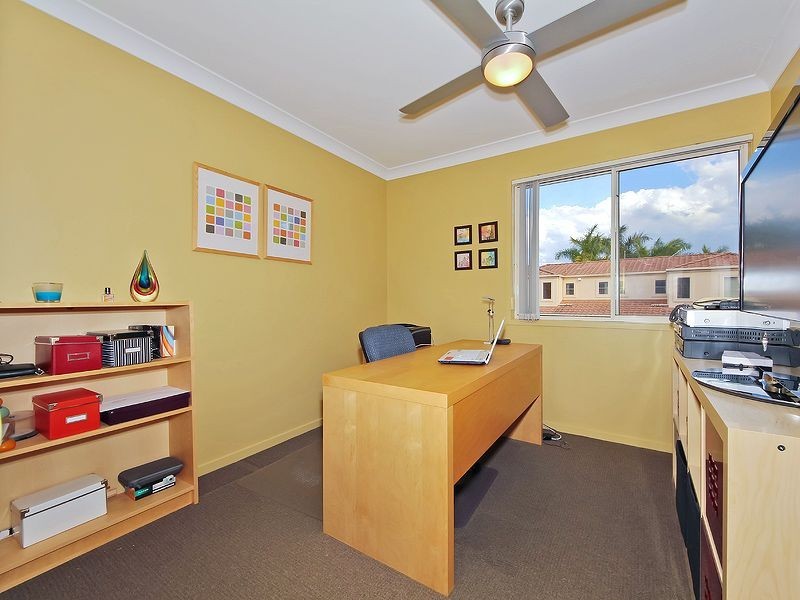 8/1 Warbler Parade, Varsity Lakes QLD 4227