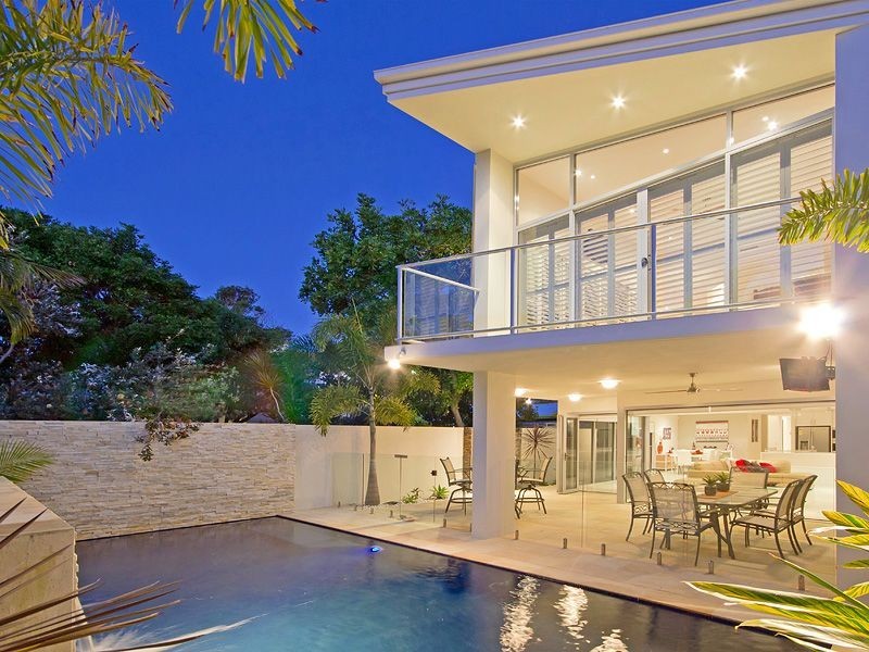 11 Seashell Avenue, Mermaid Beach QLD 4218