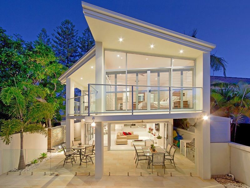 11 Seashell Avenue, Mermaid Beach QLD 4218