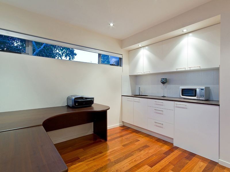 11 Seashell Avenue, Mermaid Beach QLD 4218