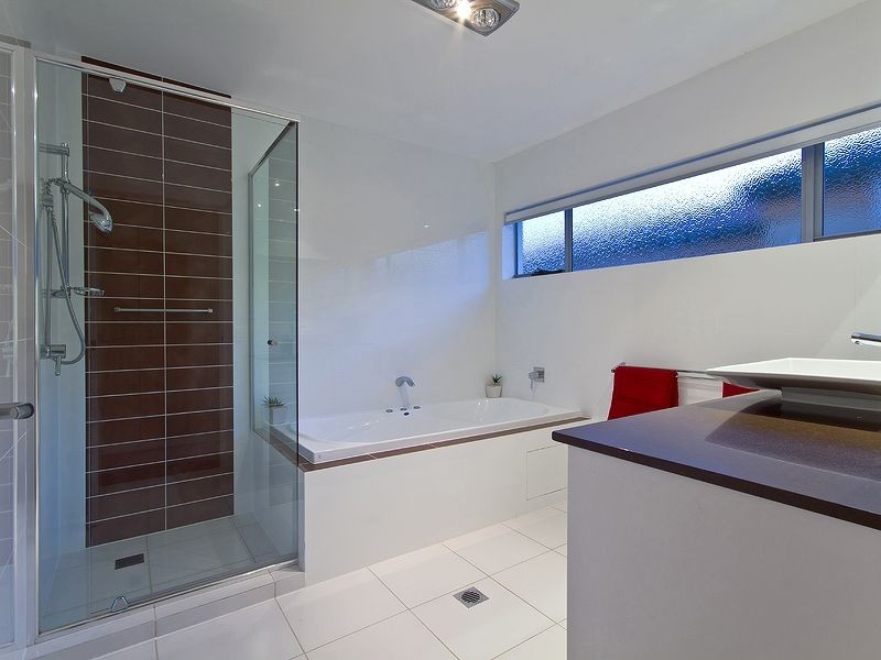 11 Seashell Avenue, Mermaid Beach QLD 4218