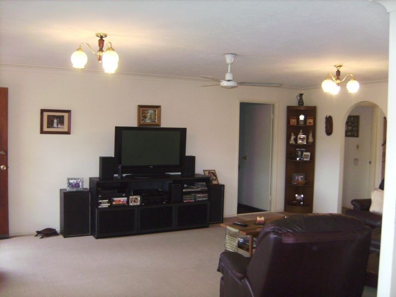2/4 Redleaf Court, Burleigh Waters QLD 4220