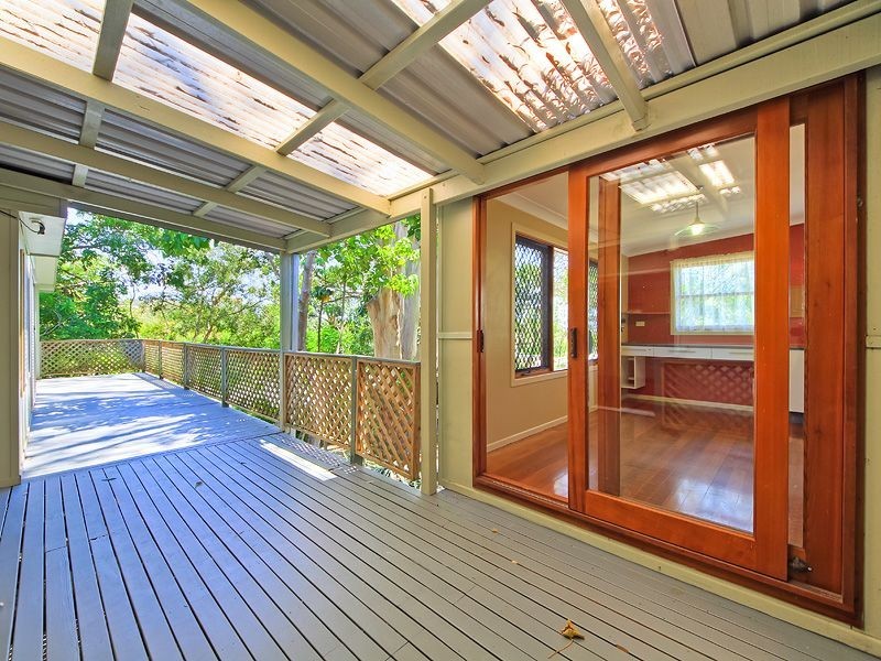 212 Ocean Parade, Burleigh Heads QLD 4220