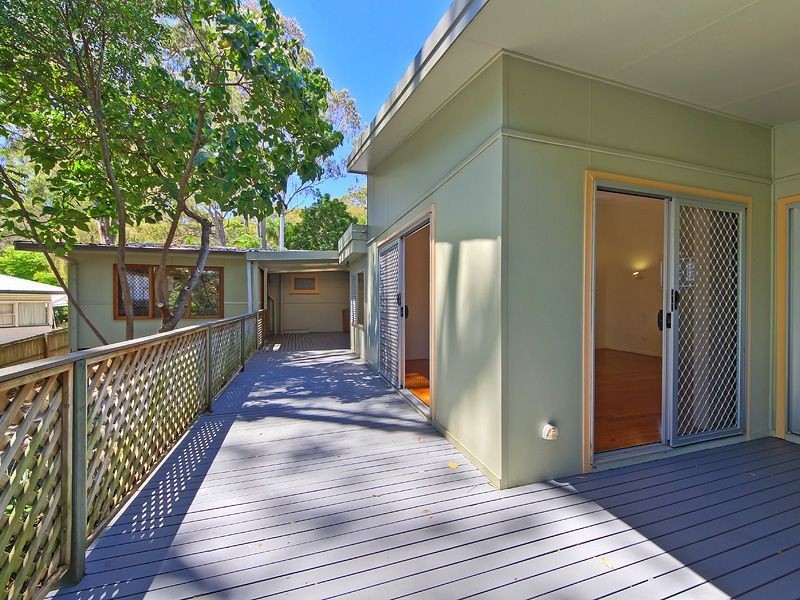 212 Ocean Parade, Burleigh Heads QLD 4220