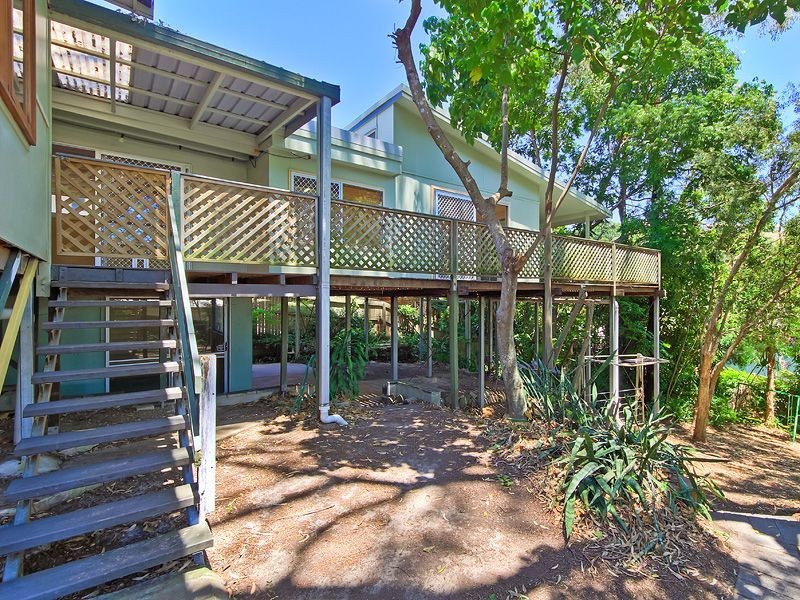 212 Ocean Parade, Burleigh Heads QLD 4220