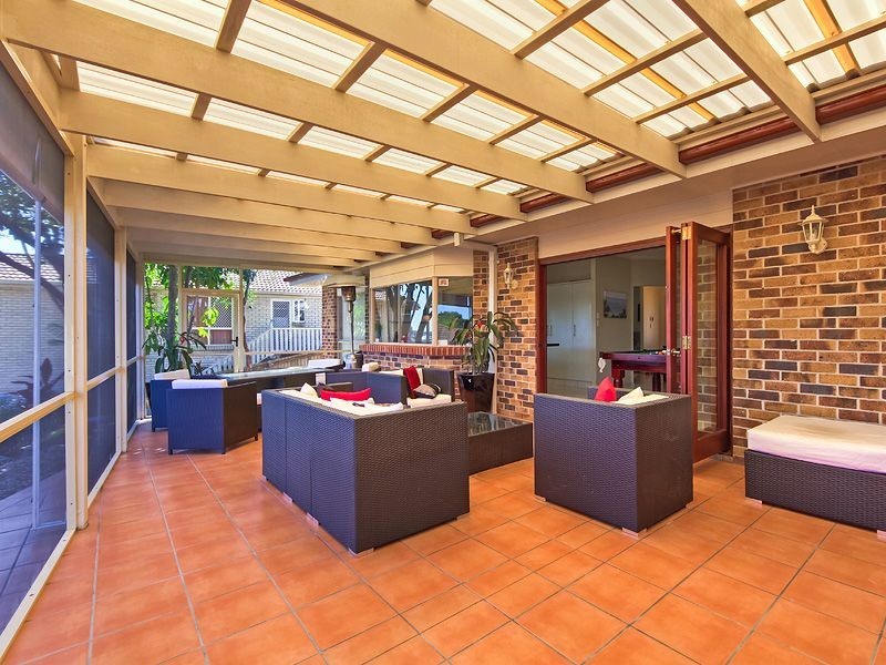 16 Outrigger Dr, Robina QLD 4226