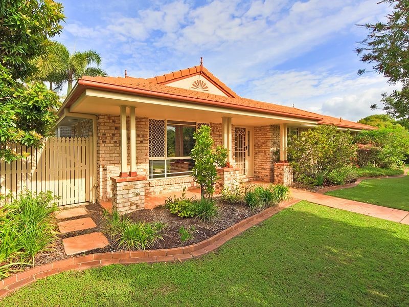 1 Thornleigh Crescent, Varsity Lakes QLD 4227