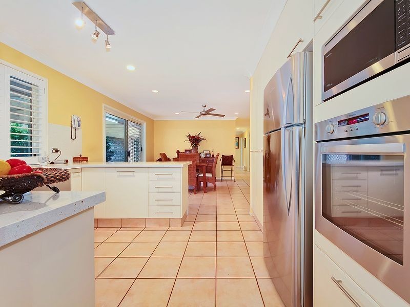 1 Thornleigh Crescent, Varsity Lakes QLD 4227
