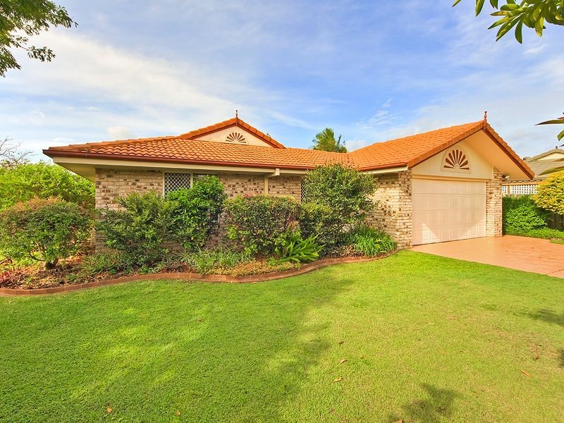 1 Thornleigh Crescent, Varsity Lakes QLD 4227