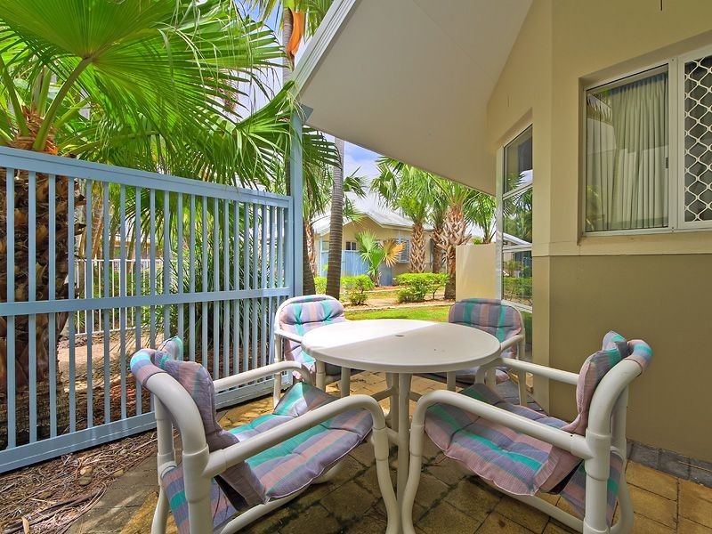 18/16 Crescent Ave, Mermaid Beach QLD 4218