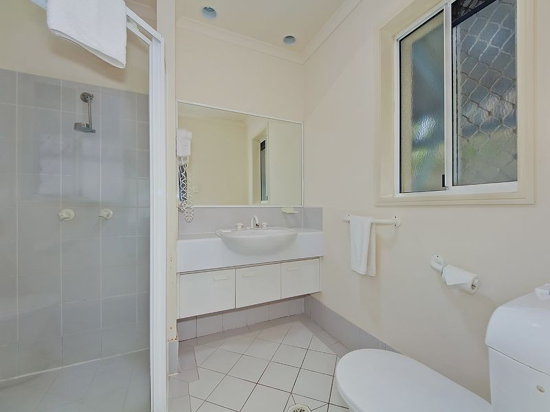 18/16 Crescent Ave, Mermaid Beach QLD 4218