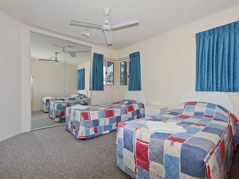 18/16 Crescent Ave, Mermaid Beach QLD 4218