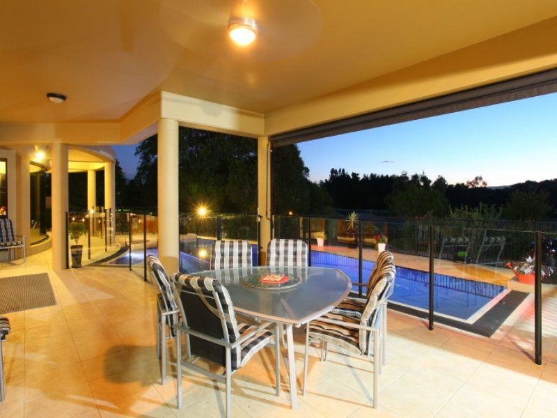 27 Lakelands Dr, Merrimac QLD 4226