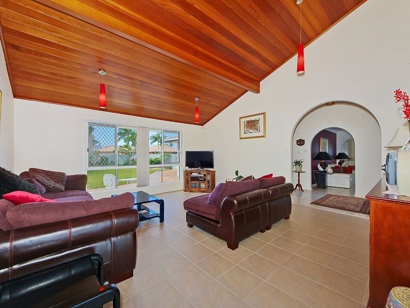 47 Pintail Crescent, Burleigh Waters QLD 4220