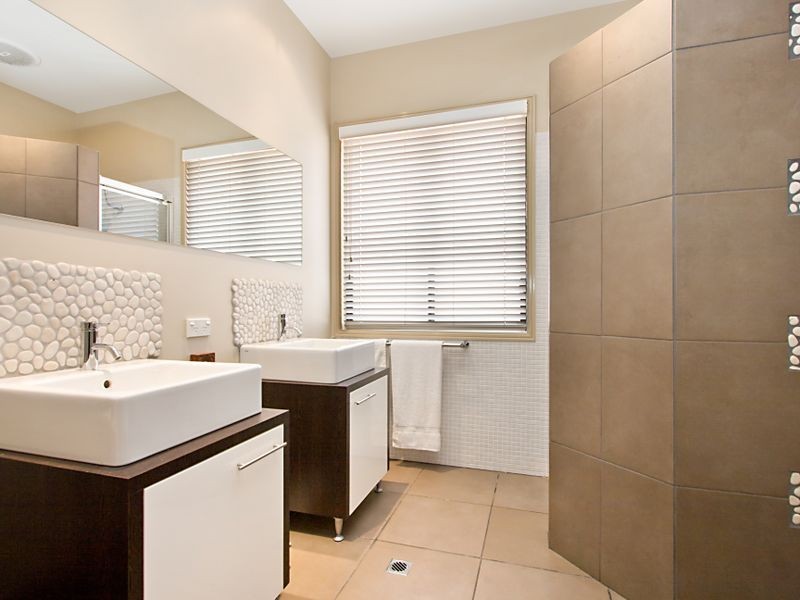 1/2 Cedar Court, Burleigh Heads QLD 4220