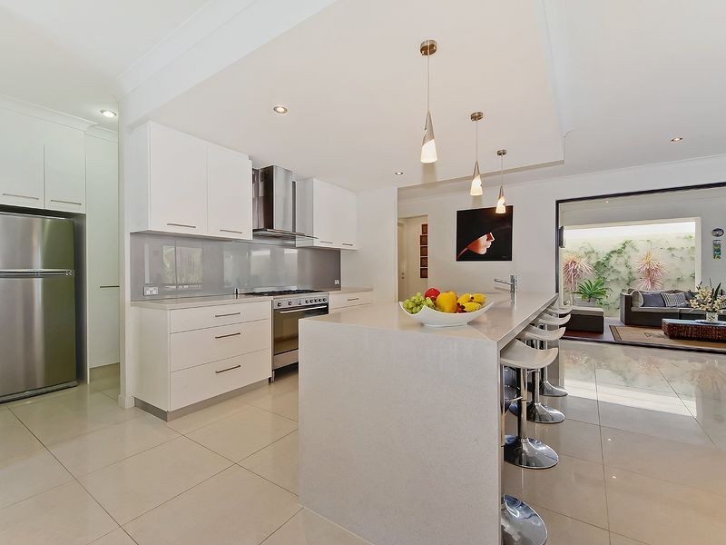 17 Castello Circuit, Varsity Lakes QLD 4227