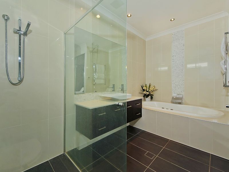 17 Castello Circuit, Varsity Lakes QLD 4227
