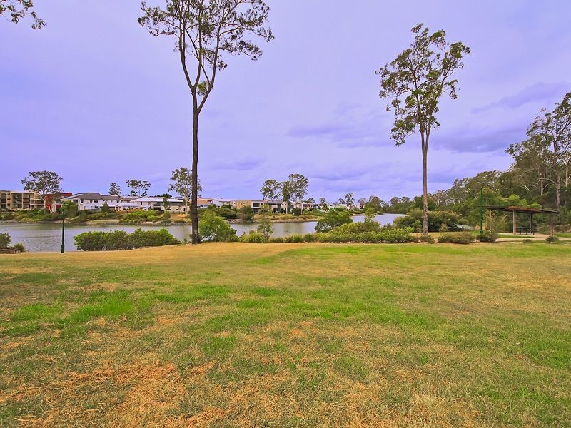 17 Castello Circuit, Varsity Lakes QLD 4227