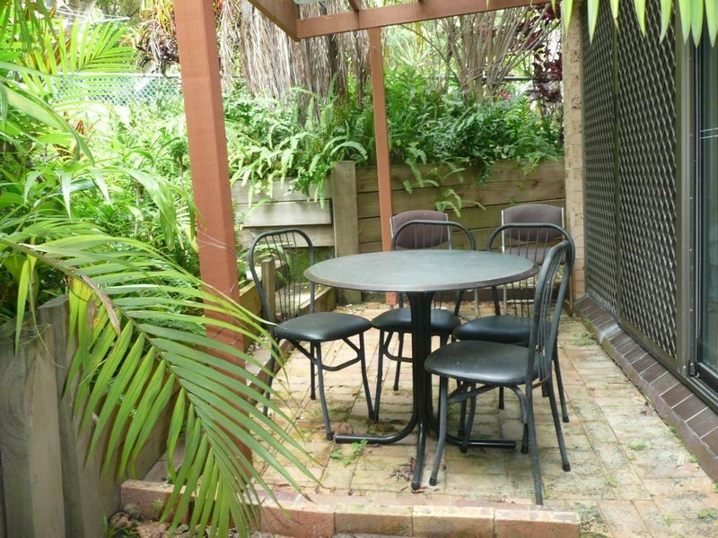 2/32 Ewart Street, Burleigh Heads QLD 4220