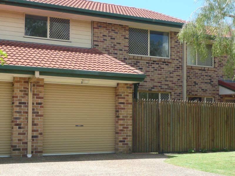 2/18 Bottlewood Court, Burleigh Waters QLD 4220