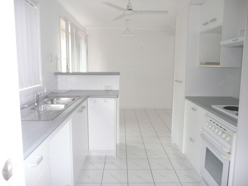 2/18 Bottlewood Court, Burleigh Waters QLD 4220