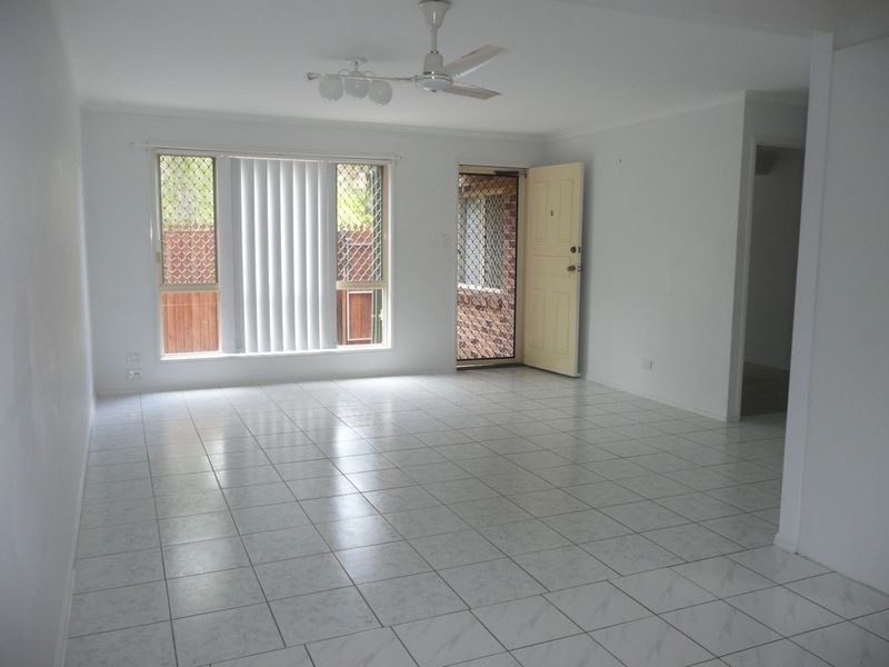 2/18 Bottlewood Court, Burleigh Waters QLD 4220